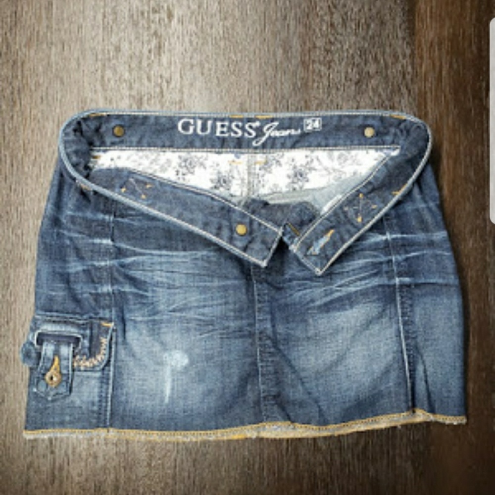 Women's Guess jean skirt size 24